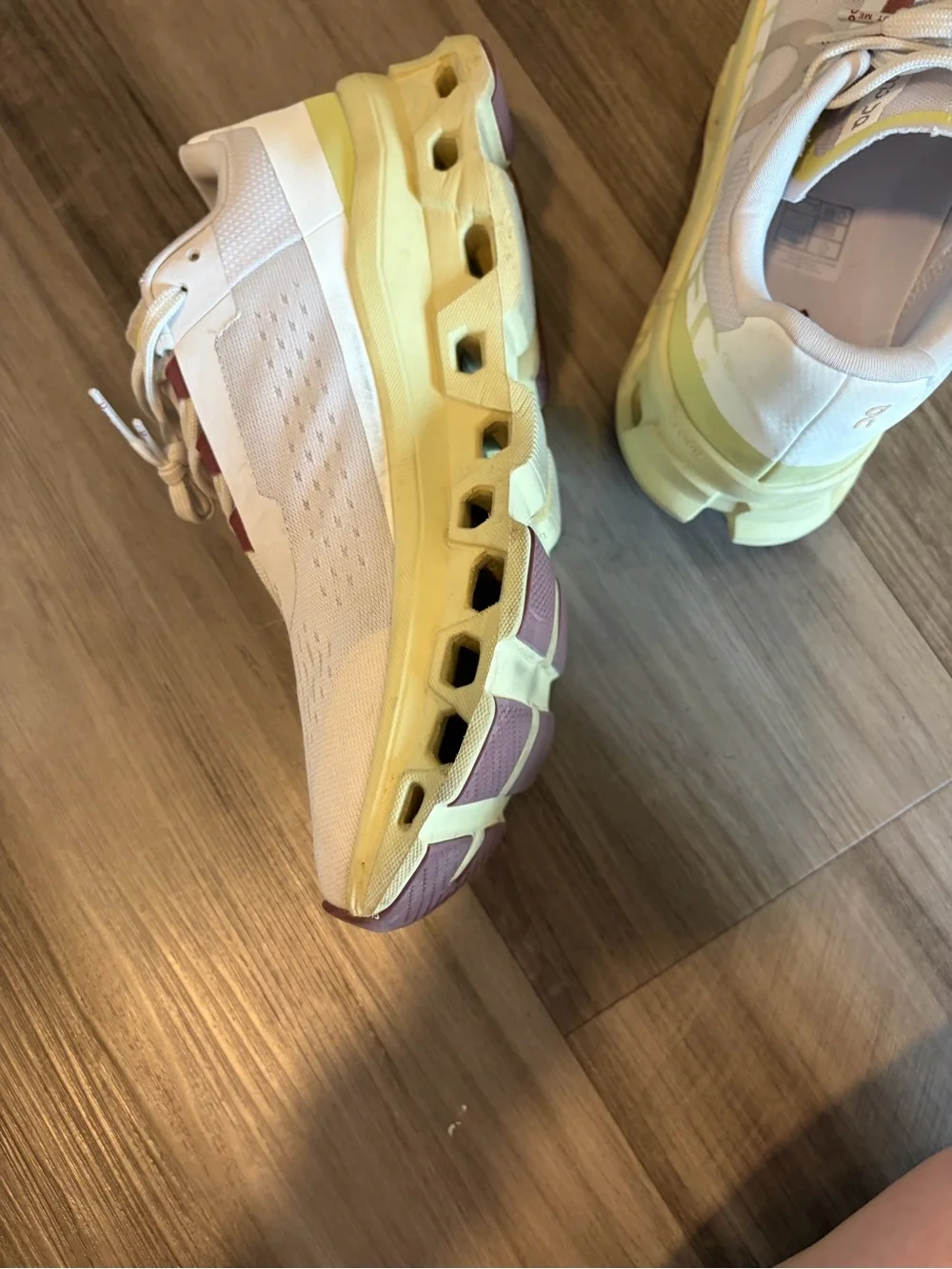 On Running Cloudmoster Women’s in Frost | Acacia